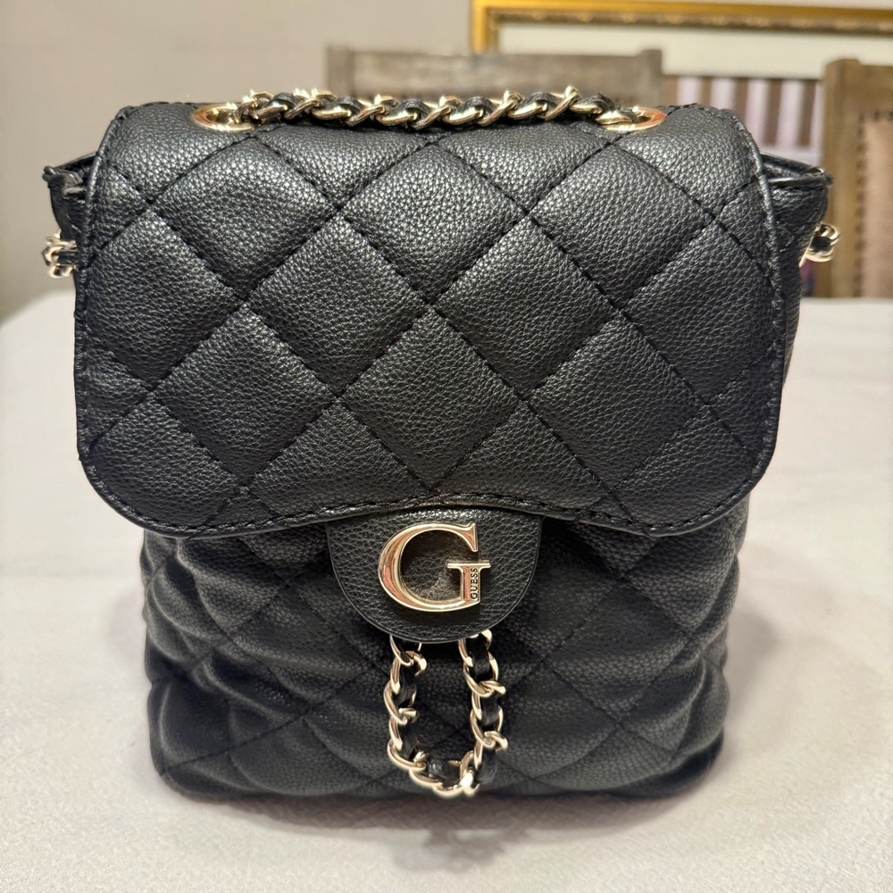 Hard 2 Find Black Leather Gillian Flap Guess Quilted Backpack Urban Spirit GG